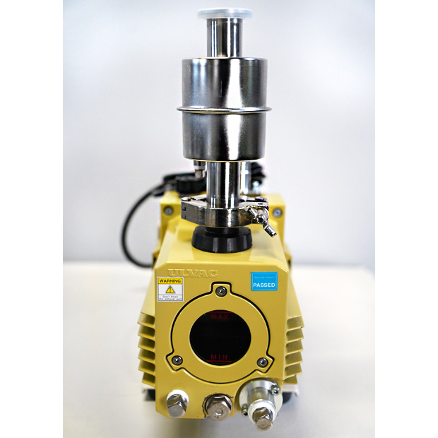 油回転真空ポンプ（耐食性直結型）　ULVAC　GCD-051X｜中古・レンタル　インターリンク