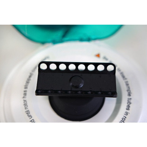 卓上小型遠心機　D1008（3-7014-21）｜中古・レンタル　インターリンク